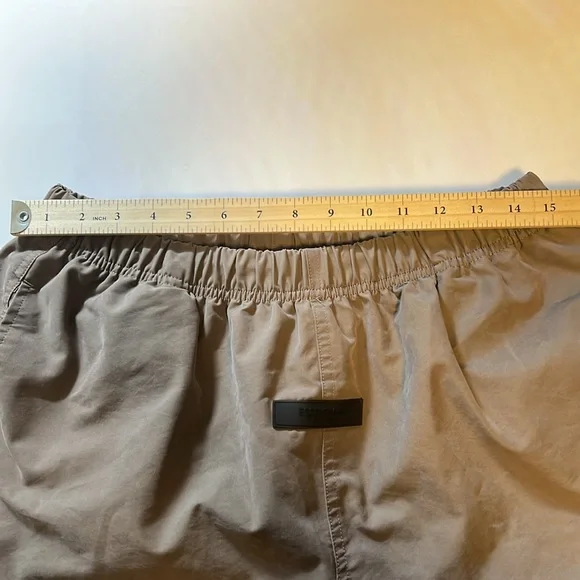 Fear of God Essentials Shorts Taupe Gray Size Medium Drawstring Waist Streetwear